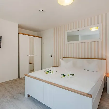 Apartman Doris Whg 3 Flora